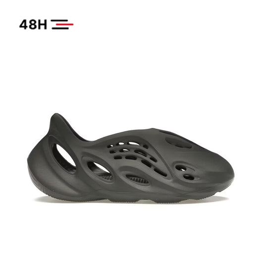 adidas Yeezy Foam RNNR Carbon